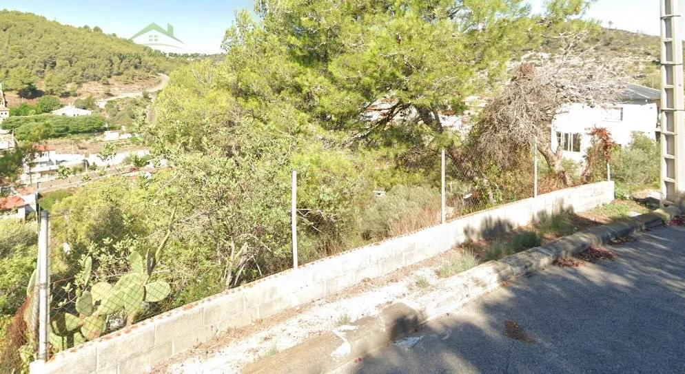 Parcela residencial de 634 m² en Castellet