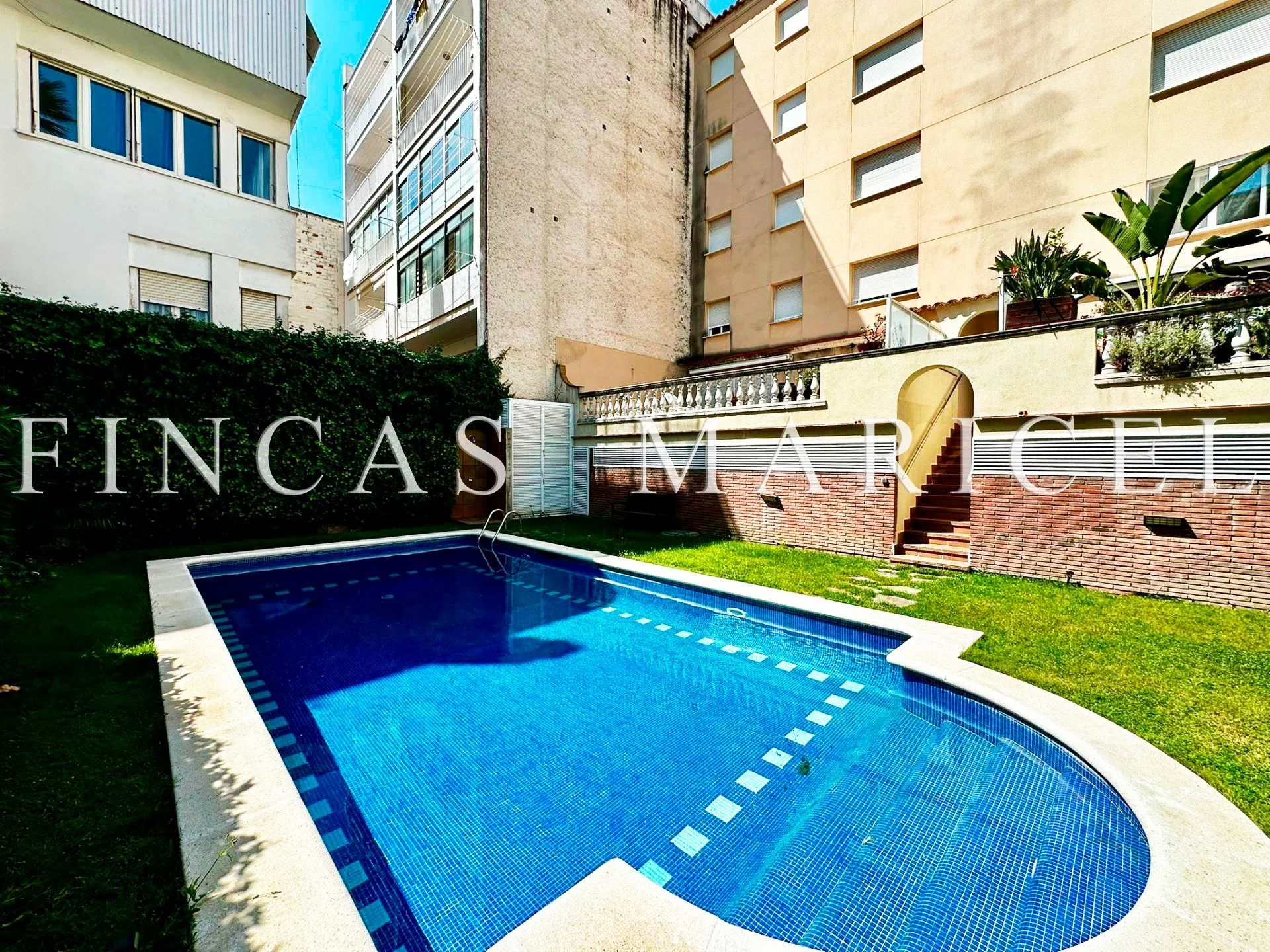Central Sitges apartment, 73 m², pool