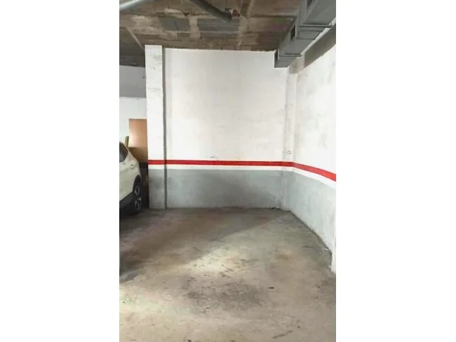 Enclosed 15 m² parking in Parets