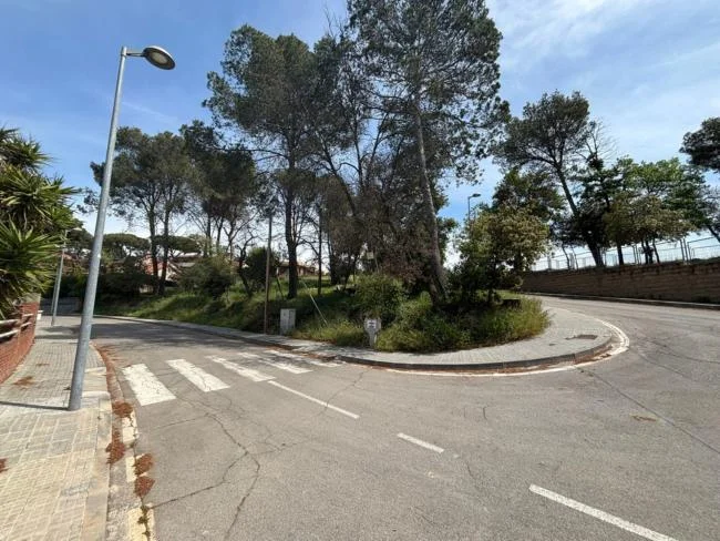 Solar edificable en esquina en Lliçà de Vall