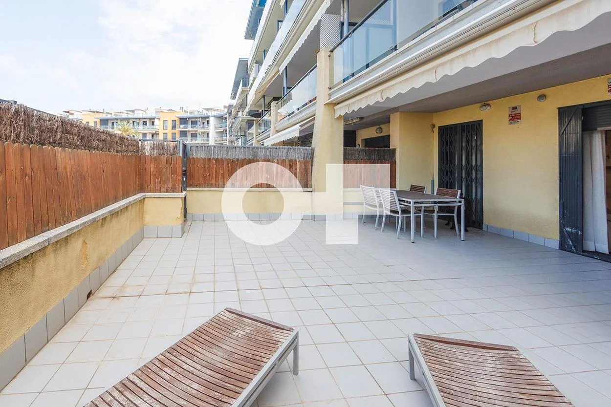 Planta baja reformada en primera línea, 3 habitaciones