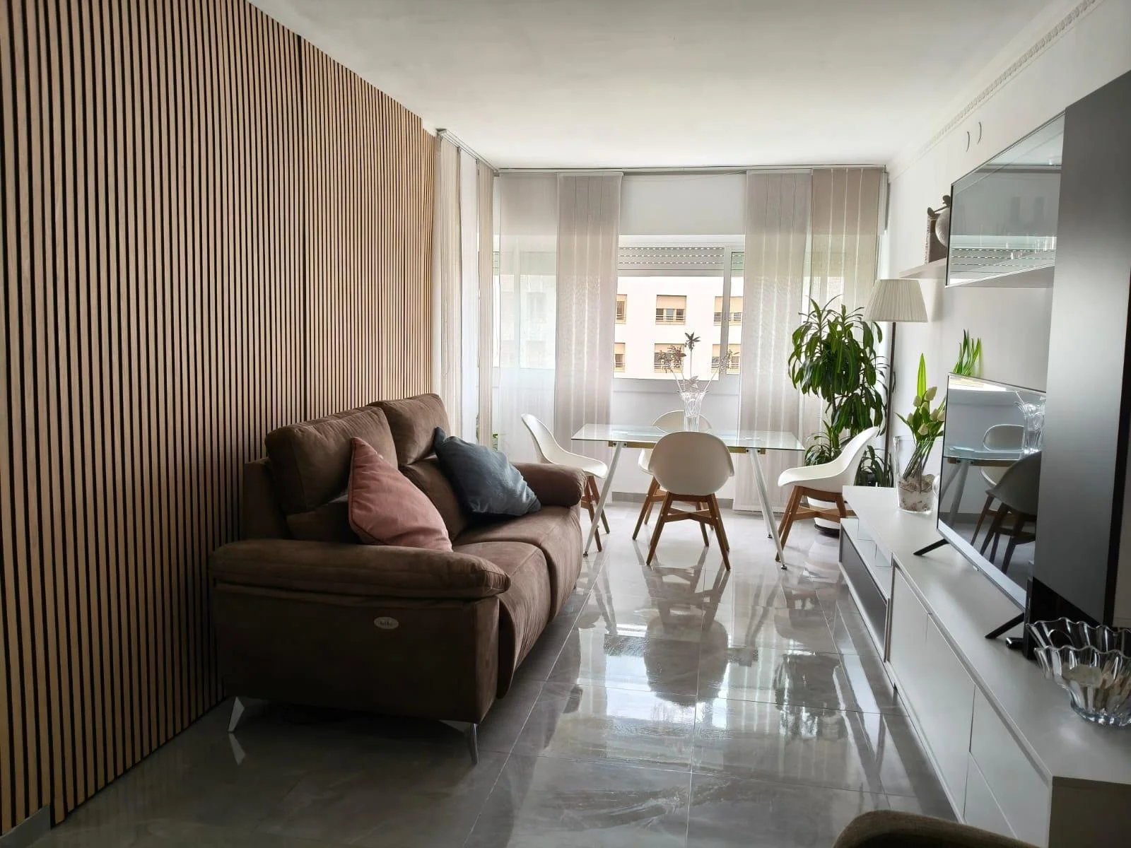 Piso reformado en planta alta, cuatro dormitorios