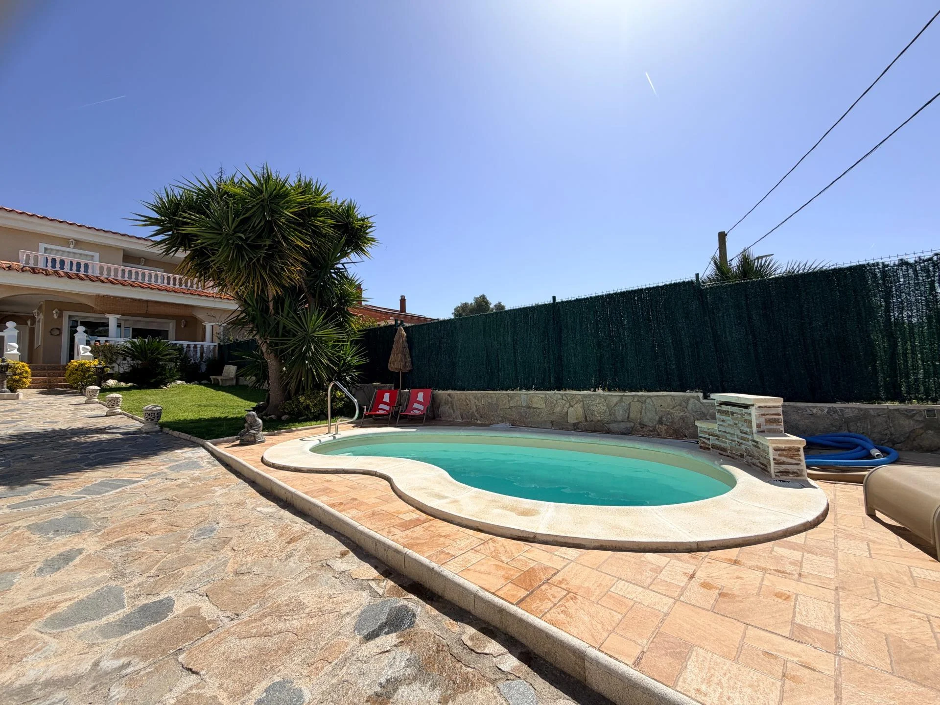 Casa de tres dormitorios con piscina privada