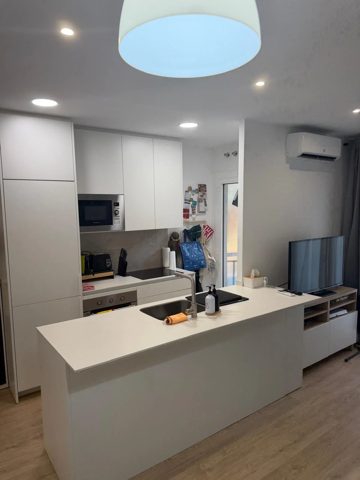 Piso reformado en Sants, tres habitaciones