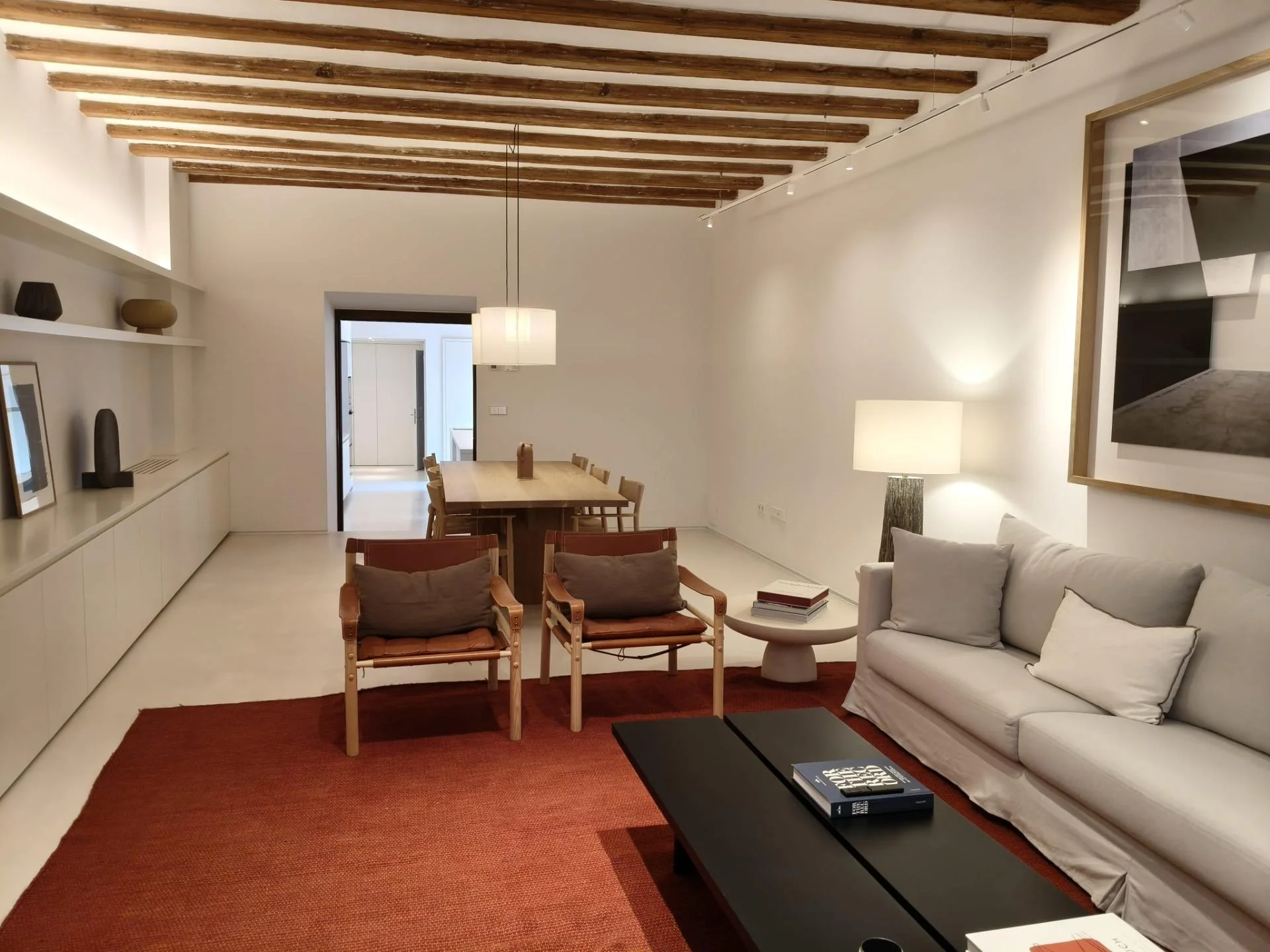 Historic Gothic flat with spa amenities