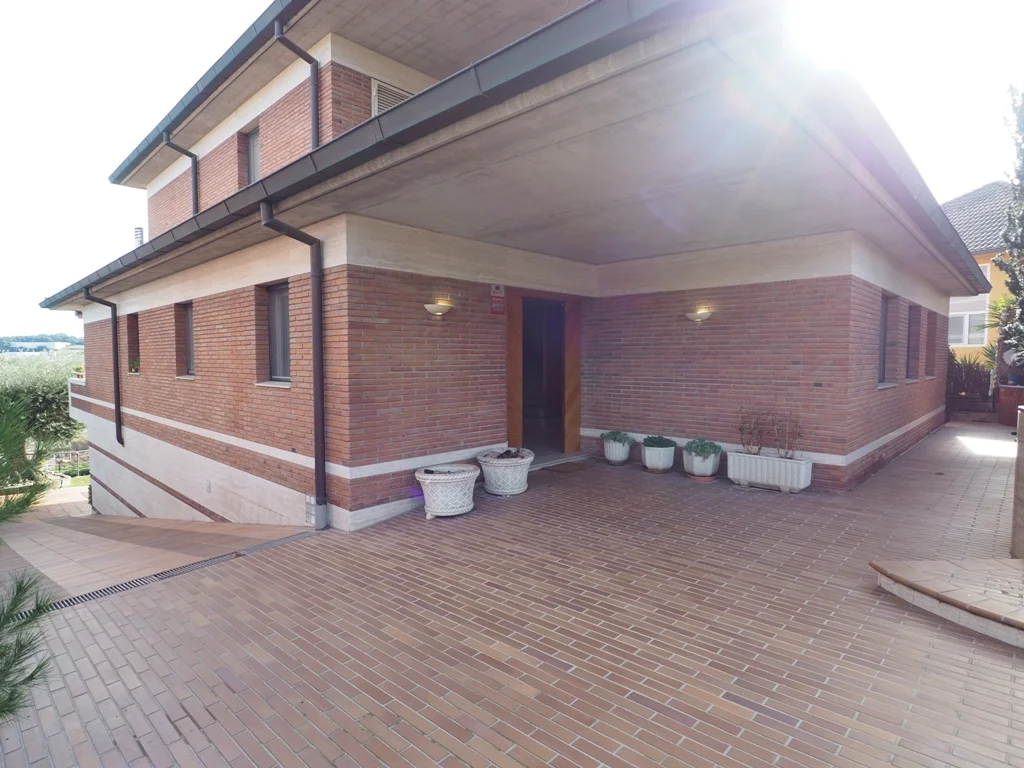 Amplia casa en Lliçà de Vall, 486 m²