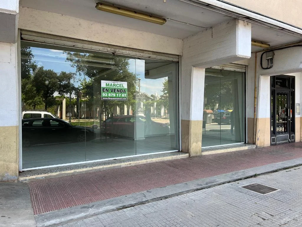 Local comercial con doble acceso
