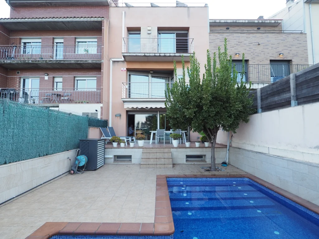 Energy-efficient townhouse in Font Verda