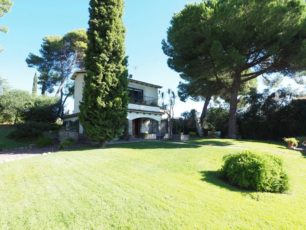 Gran casa en Canovelles con piscina