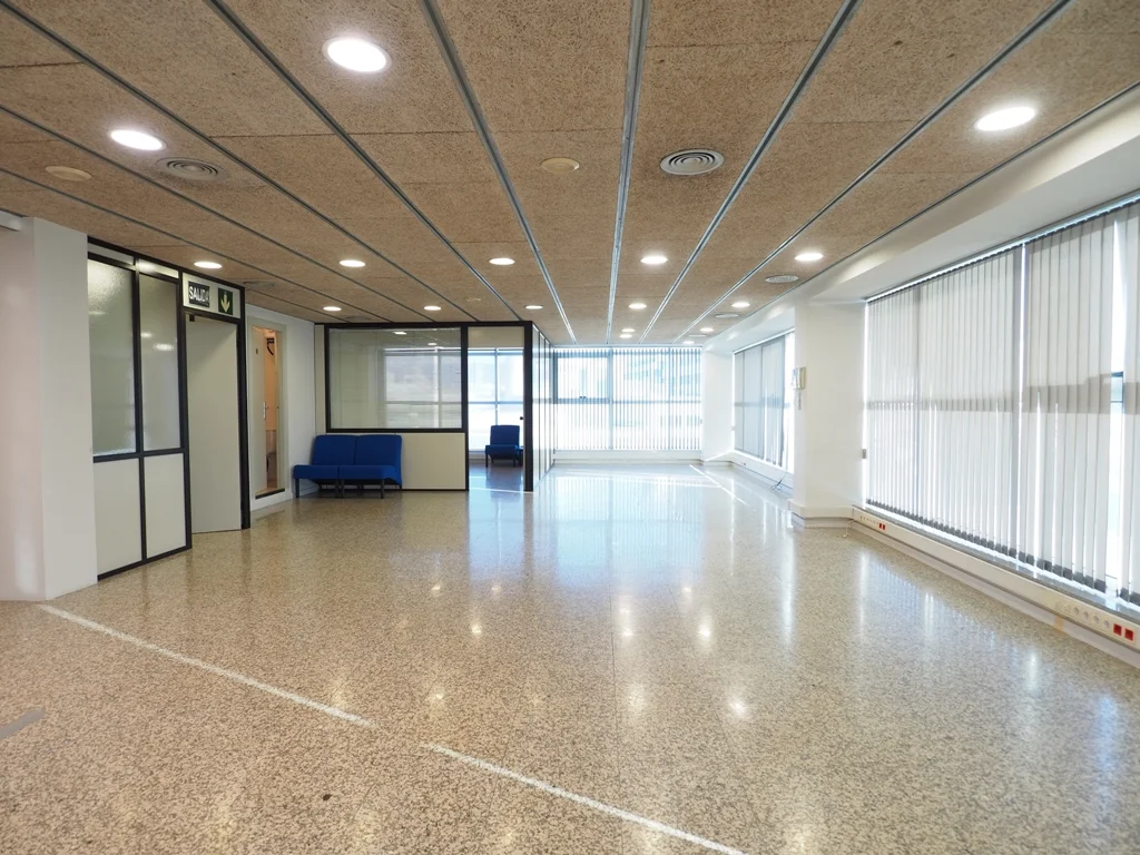 Professional office in Granollers, 245 m²