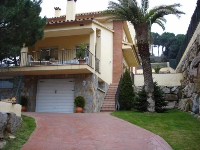 Casa soleada en Vallromanes, 6 dormitorios