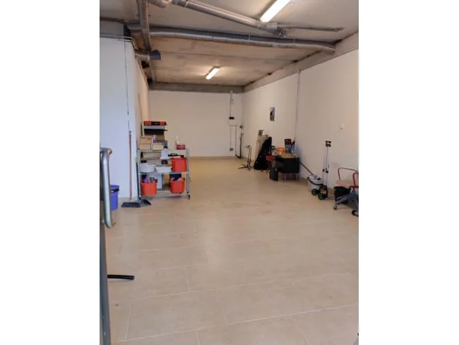 Local comercial en buen estado, 62 m²