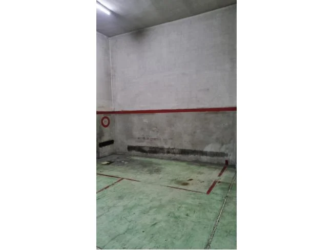 Plaza de parking accesible de 6 m²