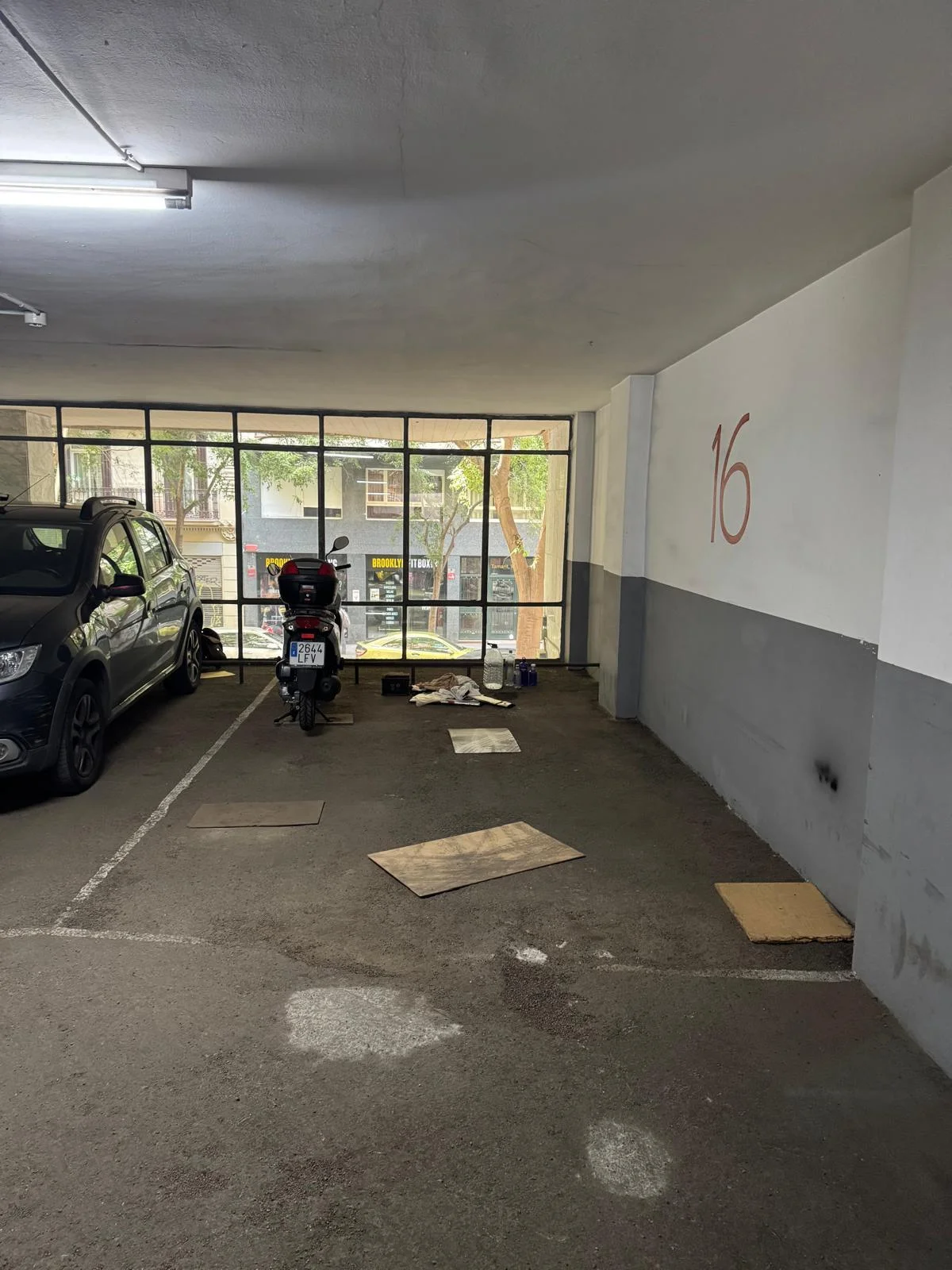 Parking en Sant Antoni para coche y moto