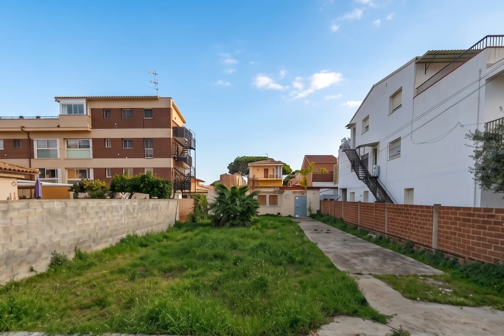 Parcela residencial llana en Can Bou