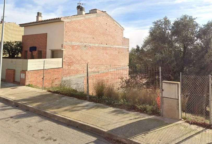 Urban Padró plot with 250 m²