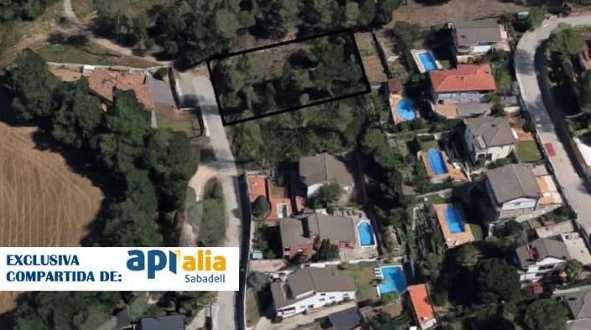 Solar edificable en Can Canyameres, 918 m²