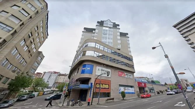 Tenanted Vigo office, 111 m²