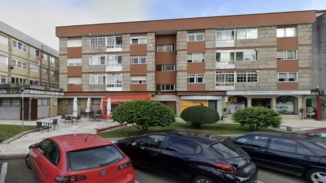 Local comercial en Gondomar, 61 m²