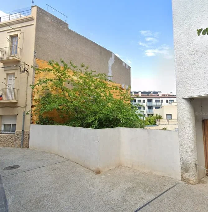 Parcela urbana con 1.855 m² edificables