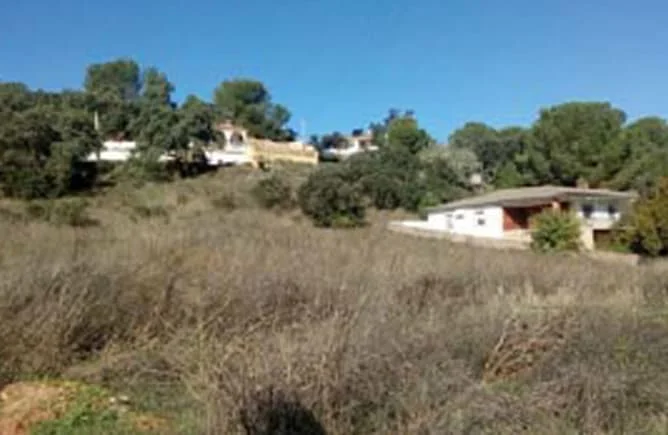 Large developable plot outside Córdoba