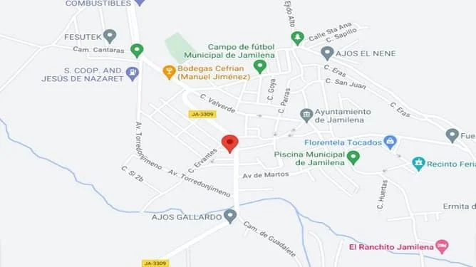 Piso de tres dormitorios en el centro de Jamilena