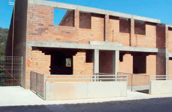 Garaje de nueve plazas en Les Valls d'Aguilar