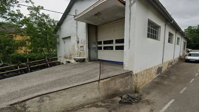Nave industrial alquilada de 360 m² en Nava