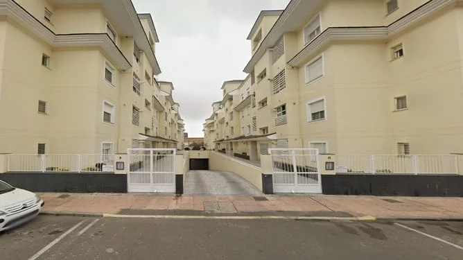 Badajoz co-owned flat, 3-bedroom investment