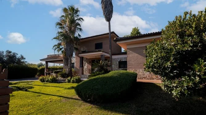 Auction chalet on large Badajoz plot