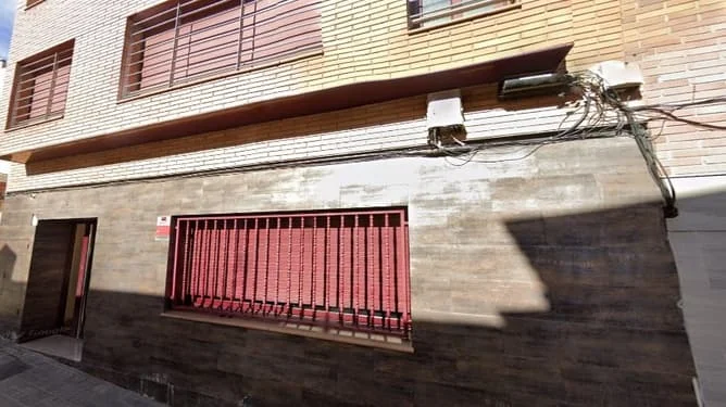 Piso ocupado en el centro de Sabadell, tres habitaciones