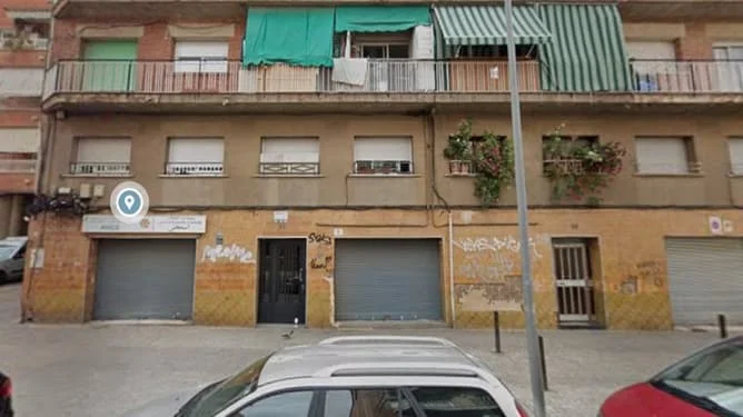 Occupied Badalona flat, four-bedroom investment