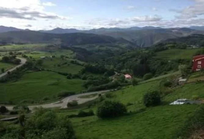 Terreno residencial edificable en Tineo