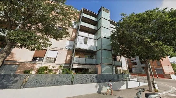 Auction flat in Barcelona, 66 m²
