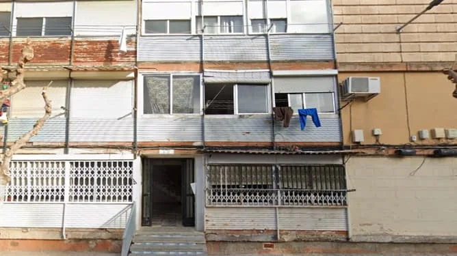 Piso ocupado en Murcia, tres habitaciones