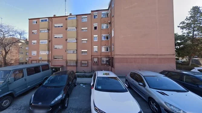 Rented Madrid flat, 2-bedroom investment