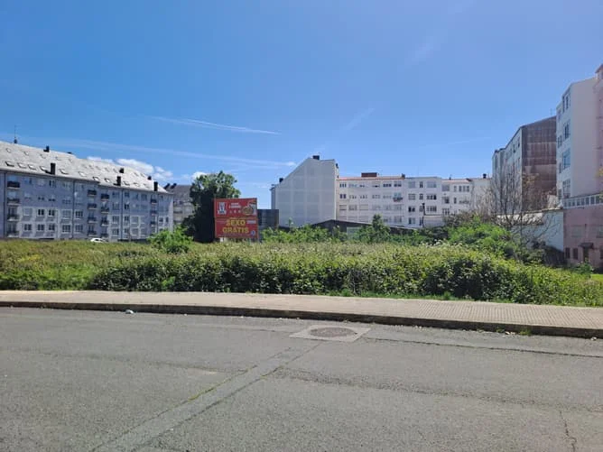 Terreno urbanizable en Ferrol, 2.076 m²