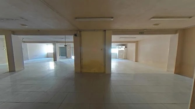 Local comercial en Elche, 348 m²