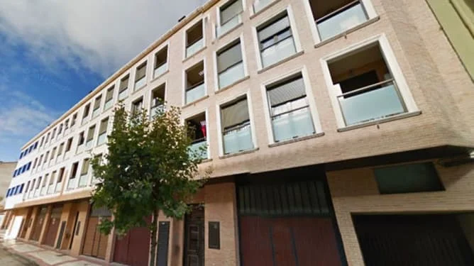 25 m² garage on main avenue