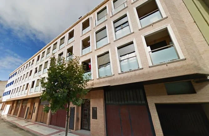 28 m² garage on main avenue