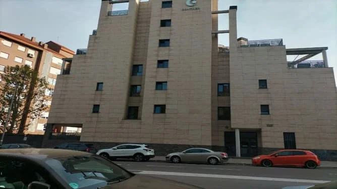 Garaje en Madrid con una plaza
