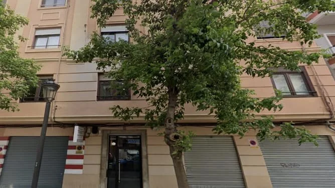 Piso céntrico alquilado de cinco habitaciones