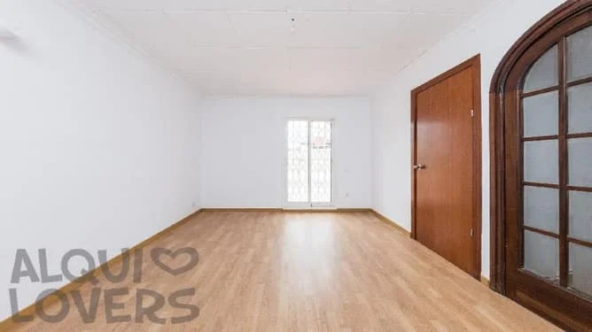Piso alquilado de tres habitaciones en Hospitalet