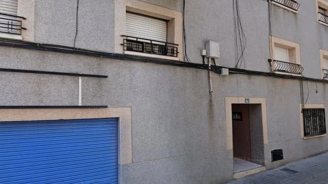 Tenanted Viladecans flat, three bedrooms