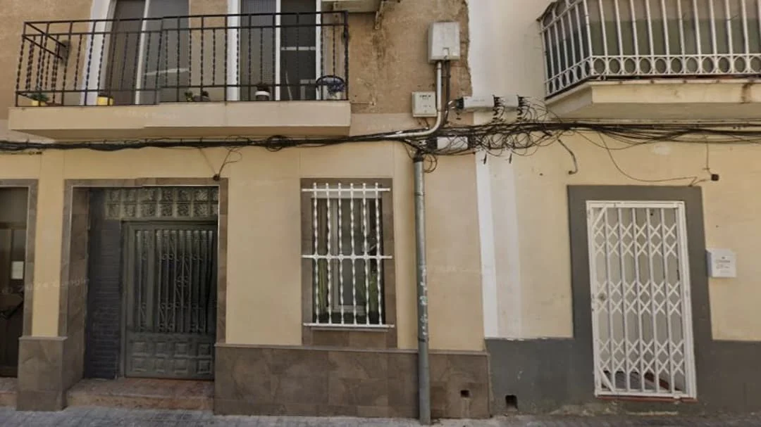 Tenanted central flat, 2 bedrooms