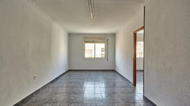Tenanted Badalona flat, 58 m²