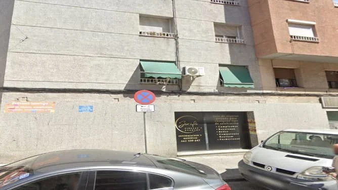 Rented three-bedroom flat in centre