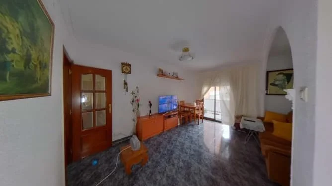 Rented three-bedroom flat in Hospitalet