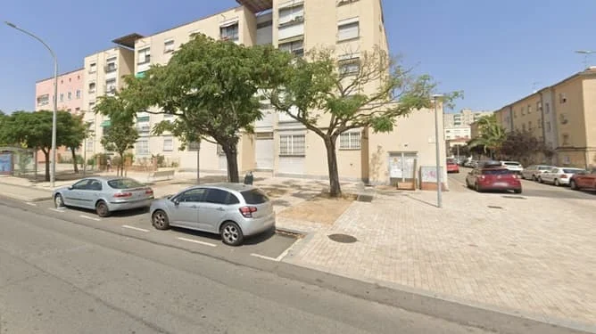 Tenanted Sabadell flat, three bedrooms