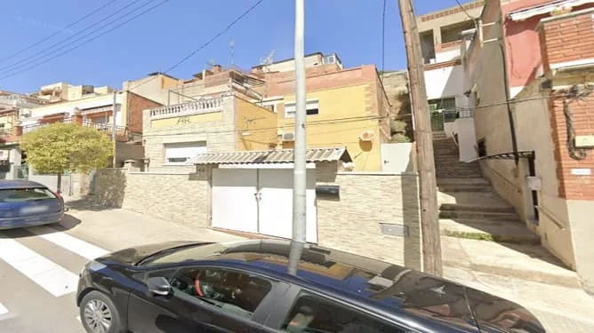 Tenanted Sant Vicenç flat, 3 bedrooms